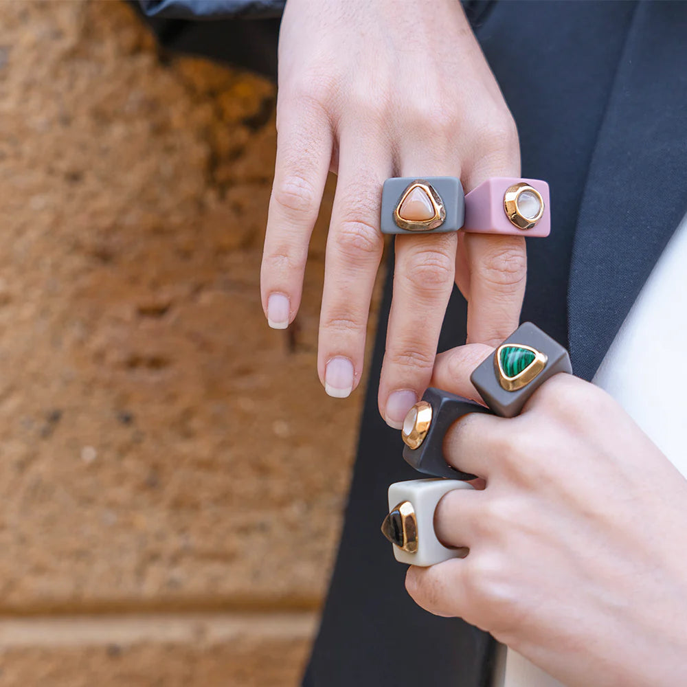 Anillo - Gris con Moonstone