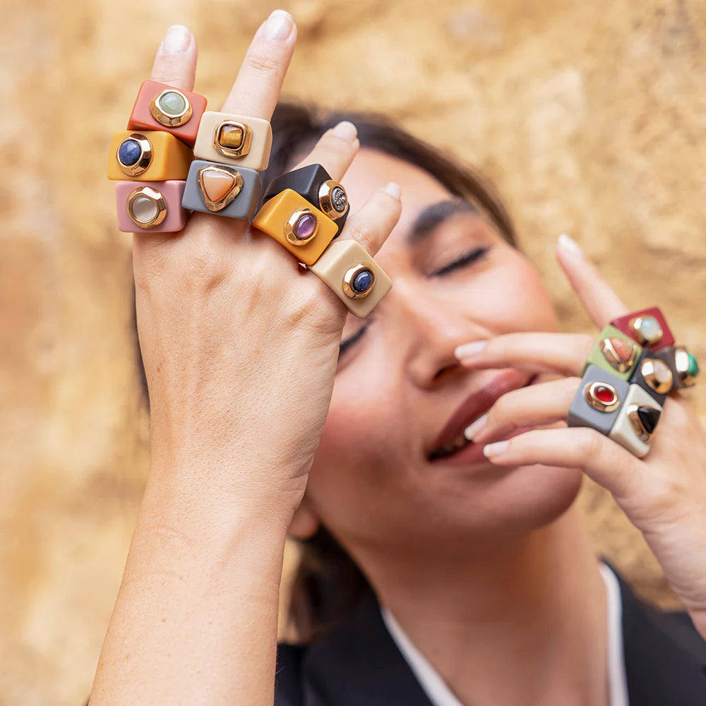Anillo - Gris con Moonstone