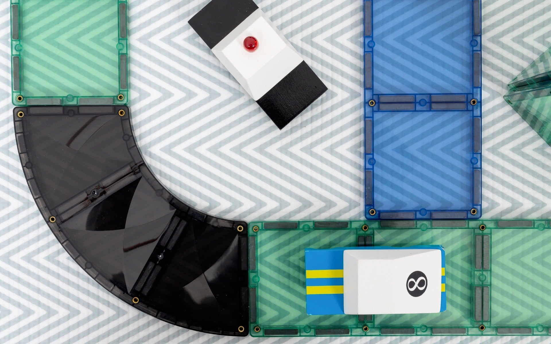 Connetix Bloques magnéticos - Rampas e Intersecciones - 16 pcs (EXTENSIÓN)