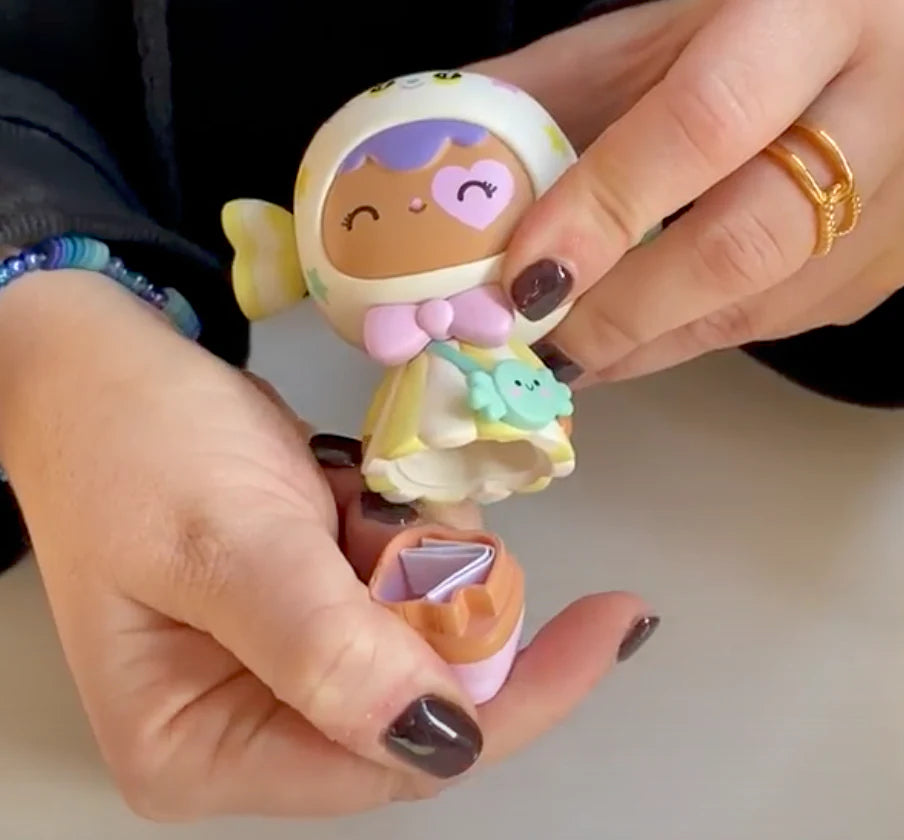 Momiji - Candy Button Mensajero