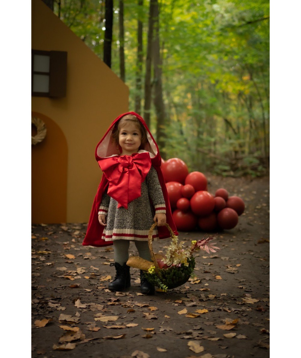 Capa Caperucita - ( 4 a 6 años) - Casa de Fieras