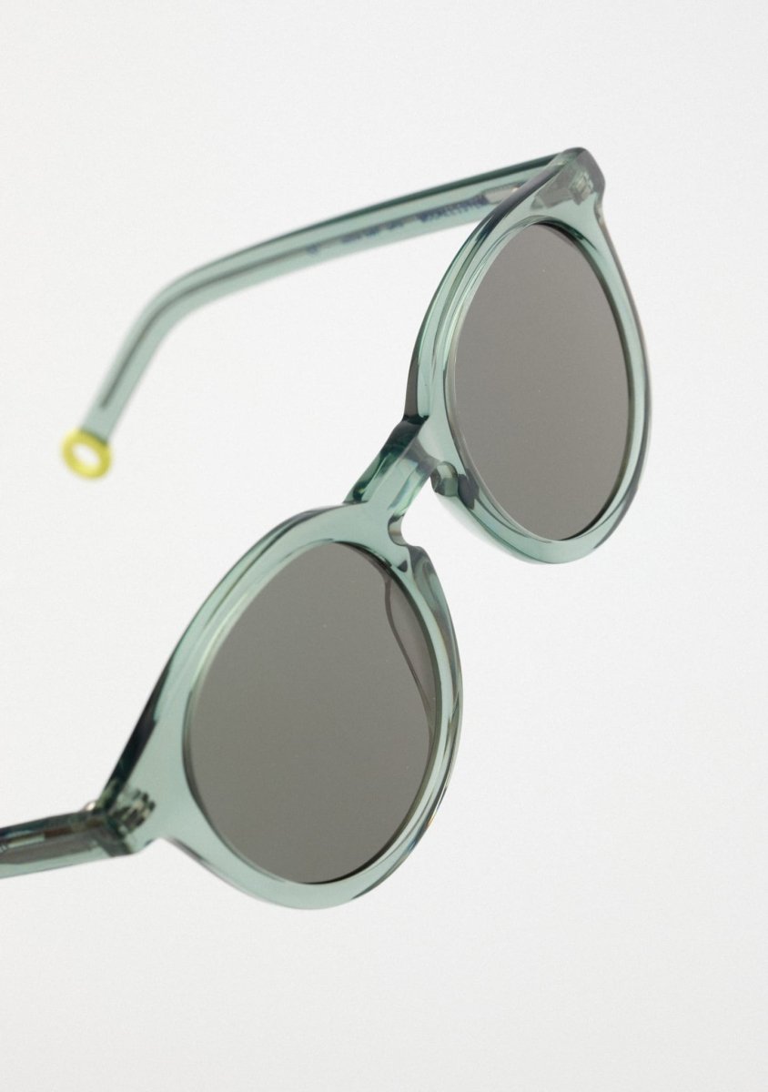 Modelo McCALLISTER - Monocolor traslúcido Verde - Casa de Fieras