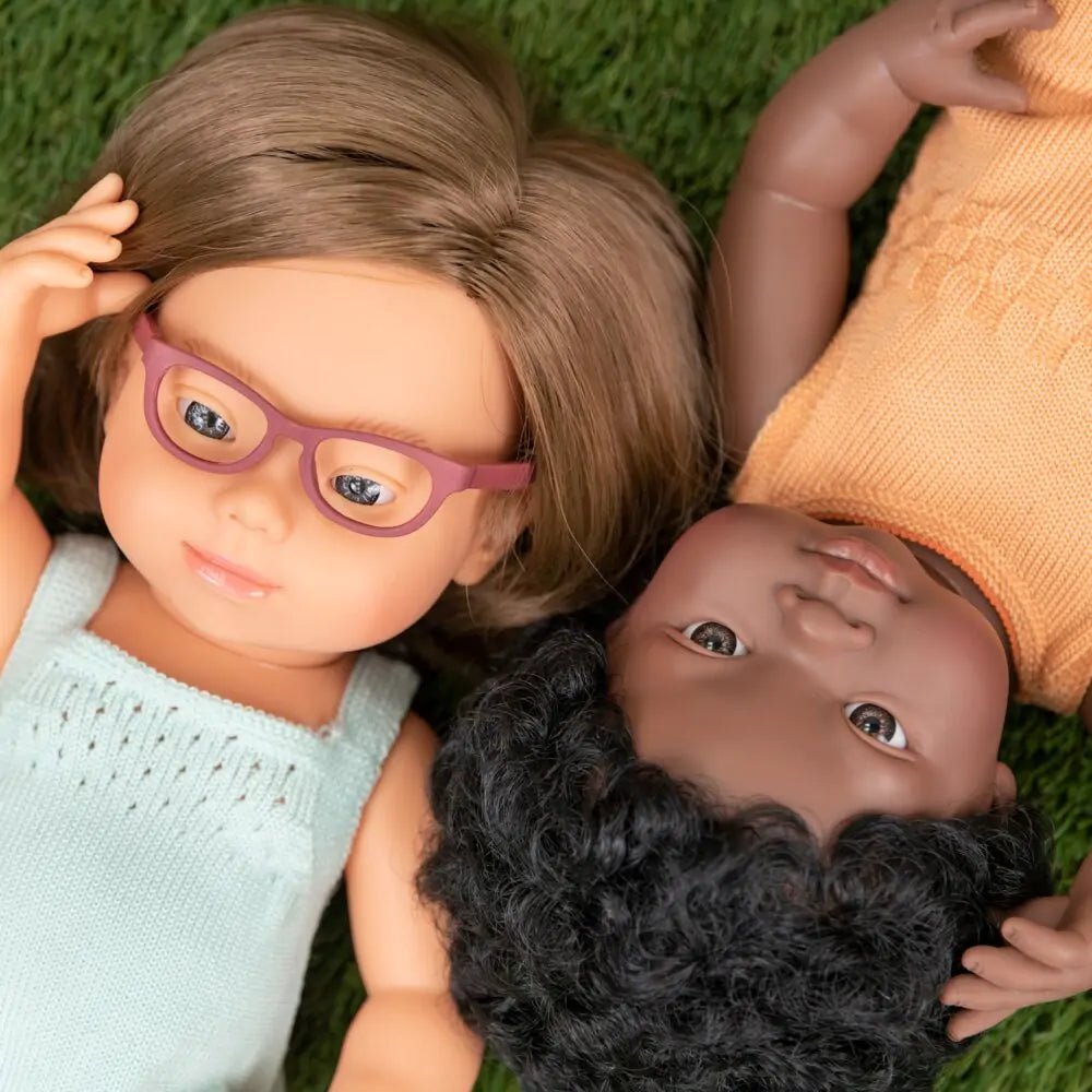 Muñeca diversidad (G) con Ropa - Sindrome de Down con gafas (Niña) - Casa de Fieras