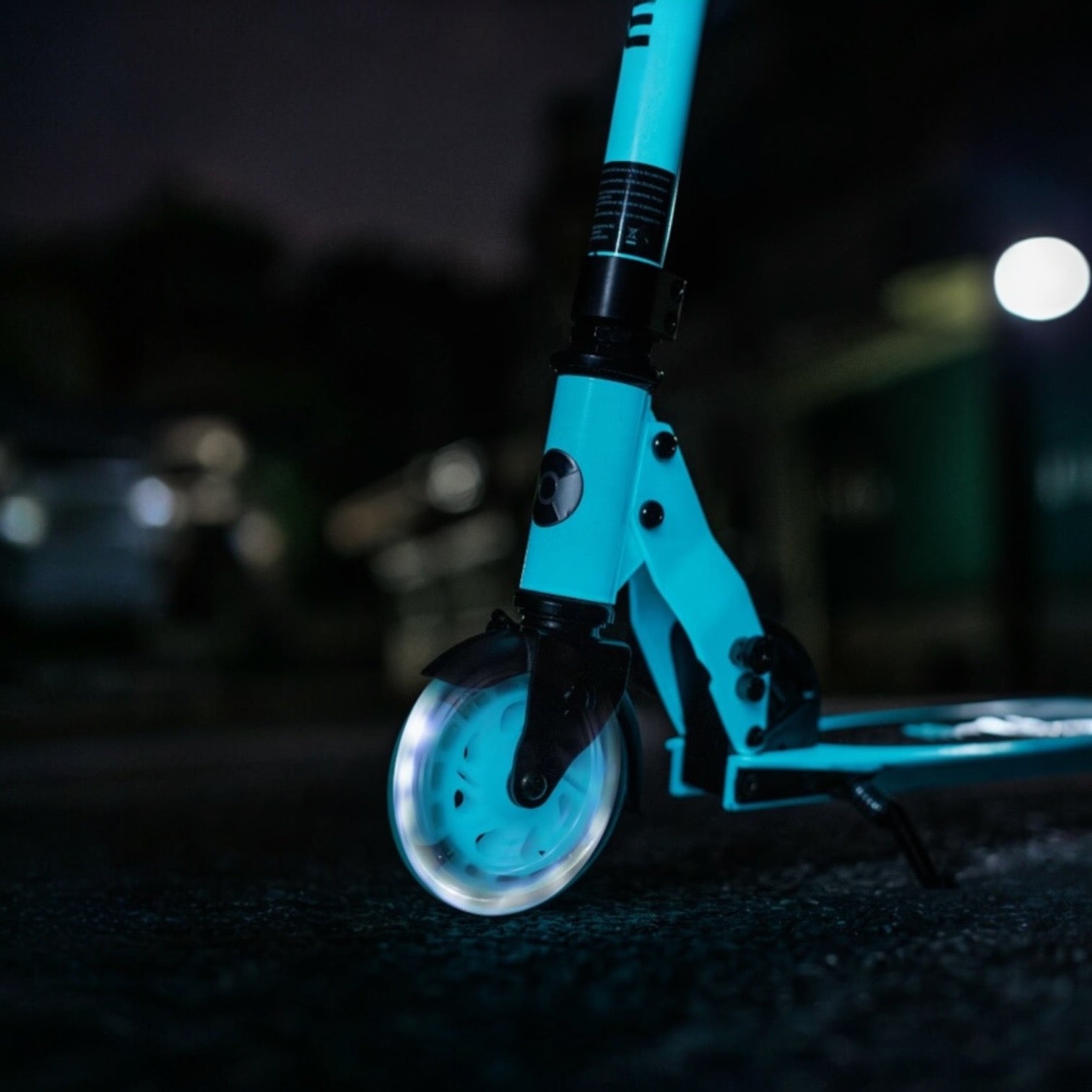 Patinete Micro Sprite LED Glow - Color cambia de Blanco a Azul
