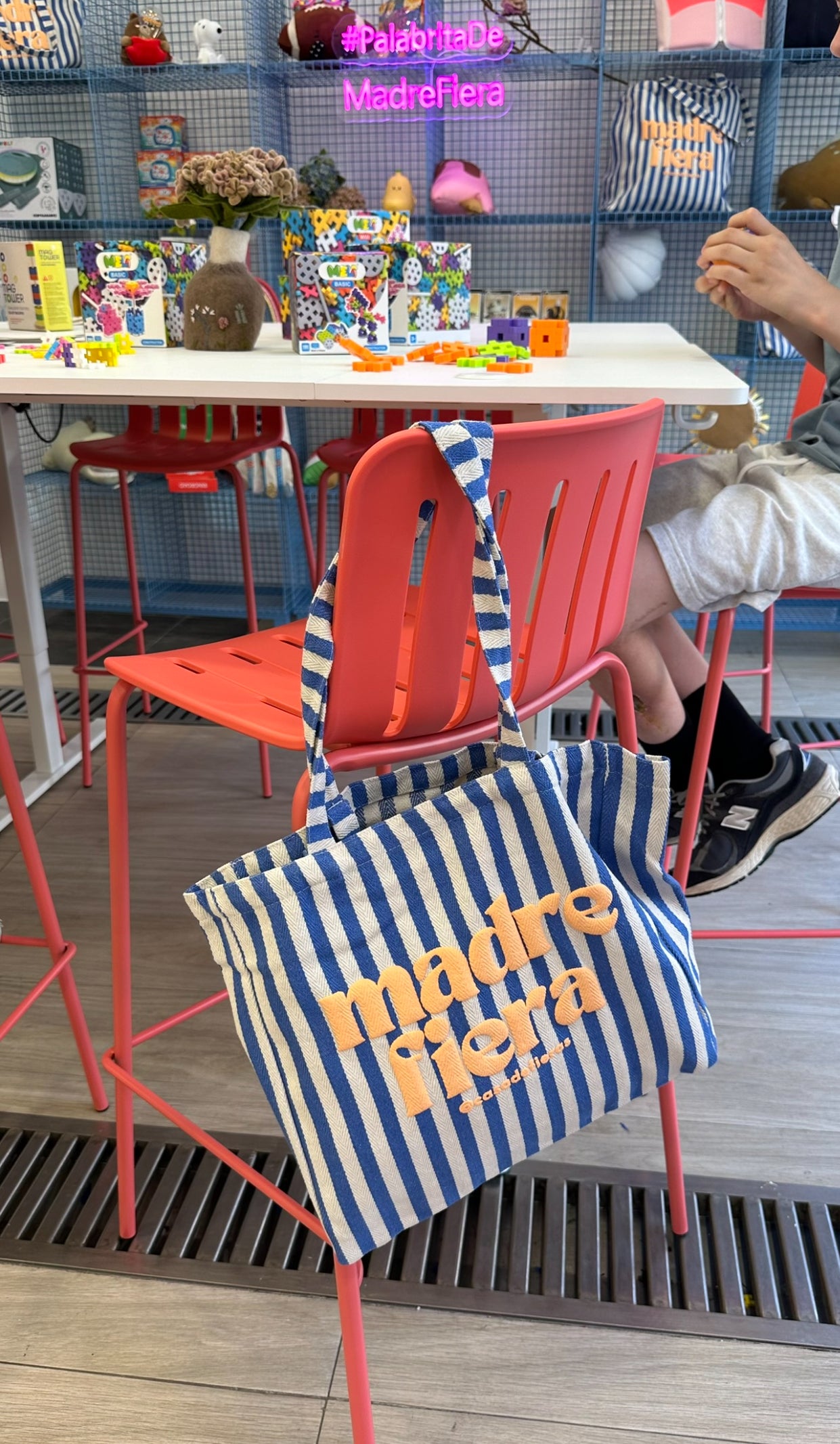 sucursal del barrio conde orgaz de la tienda casa de fieras