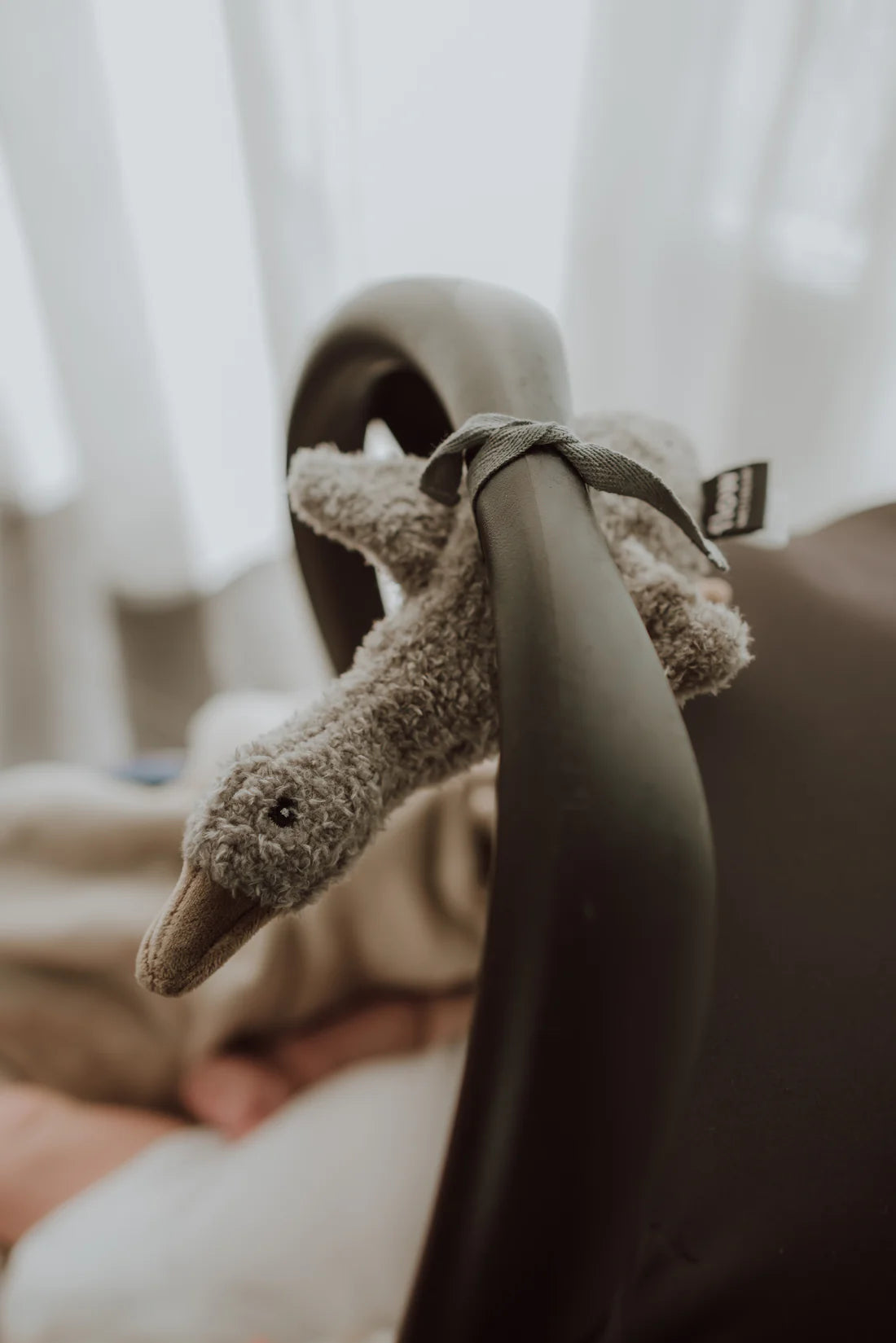 Mini Peluche Colgador (con sonido) - Pato Gris