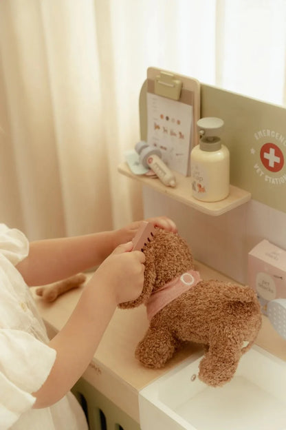 Clínica veterinaria de madera FSC