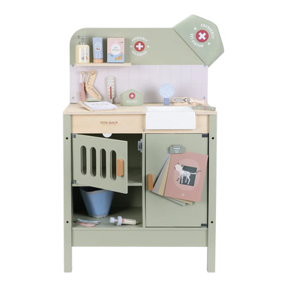 Clínica veterinaria de madera FSC