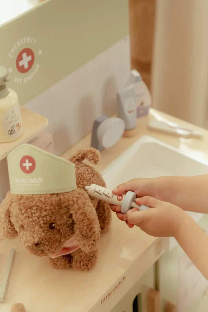 Clínica veterinaria de madera FSC