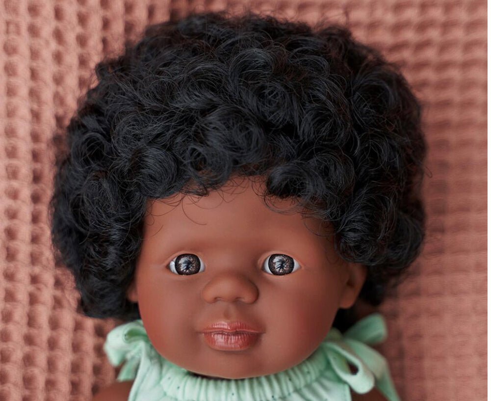 Muñecos diversidad (G) - Afroamericano (niña) - Casa de Fieras
